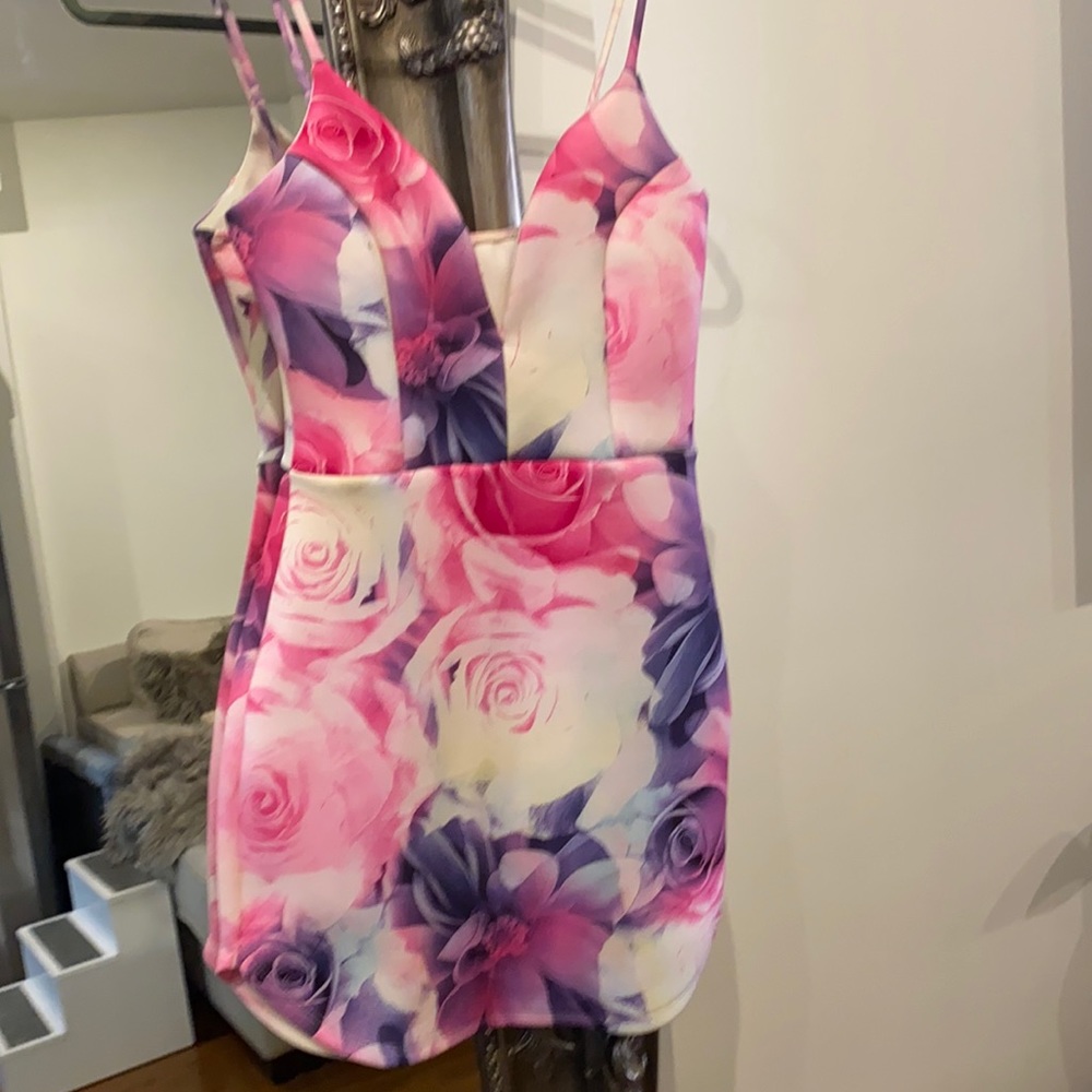 V Neck Spaghetti strap Floral Mini Dress